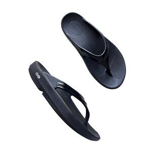 Oofos Women's W8 OOlala Black Recovery Sandals Lightweight & Comfortable